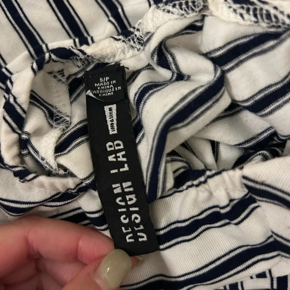 Halter neck dress - Picture 3 of 3